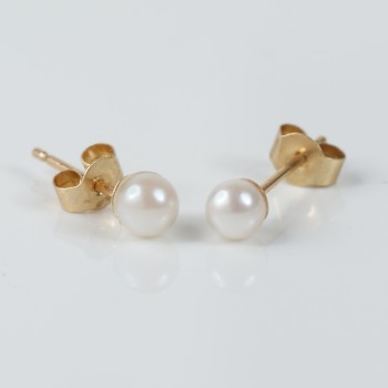9ct Gold Cultured Pearl Stud Earrings